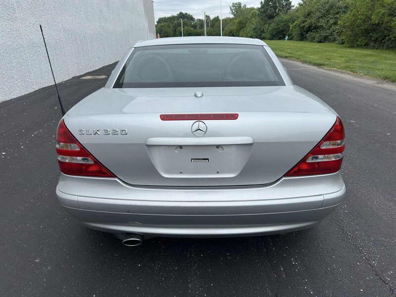 2001 Mercedes-Benz SLK SLK 320 Convertible photo 3