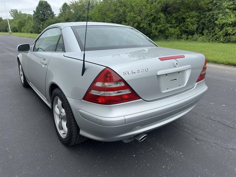 2001 Mercedes-Benz SLK SLK 320 Convertible photo 4