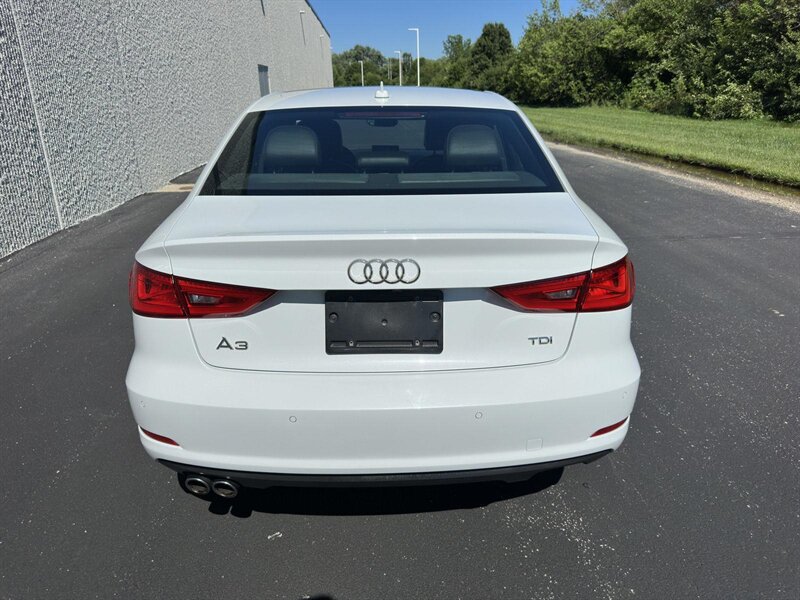 2015 Audi A3 2.0 Premium TDI Sedan photo 3