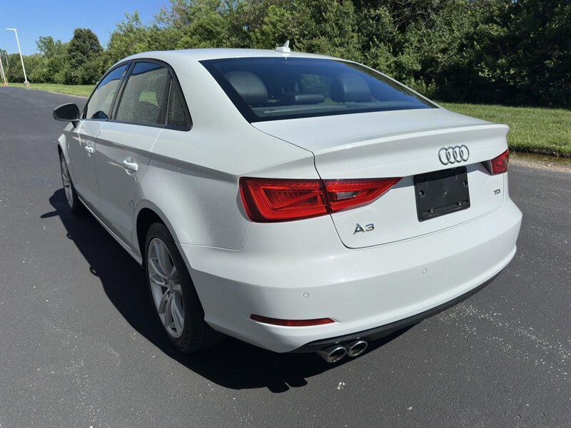 2015 Audi A3 2.0 Premium TDI Sedan photo 4
