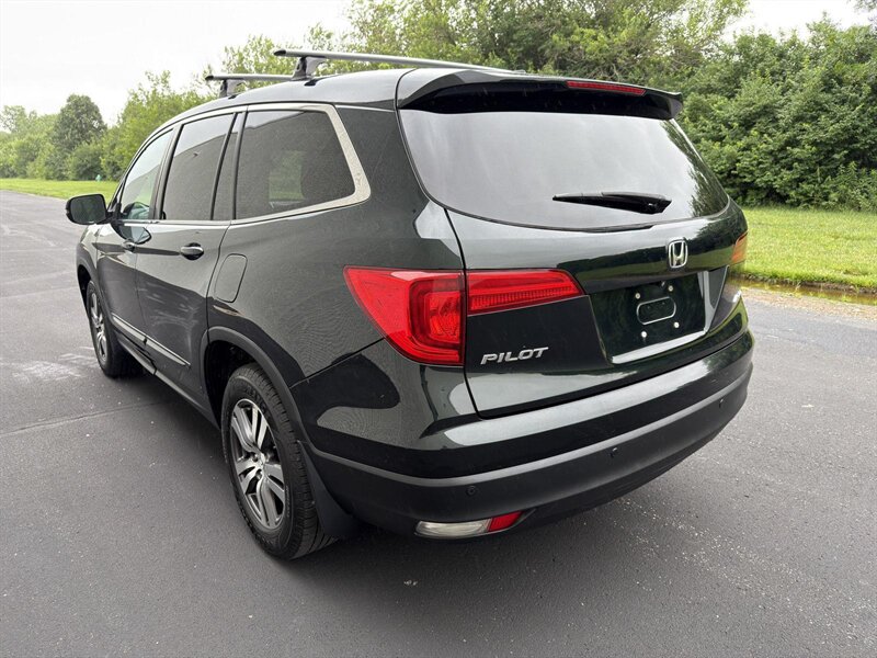 2016 Honda Pilot EX-L w/RES SUV photo 4