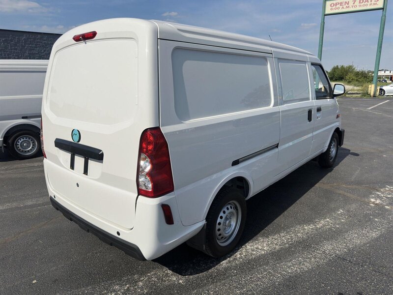 2024 Mullen ONE Van photo 2