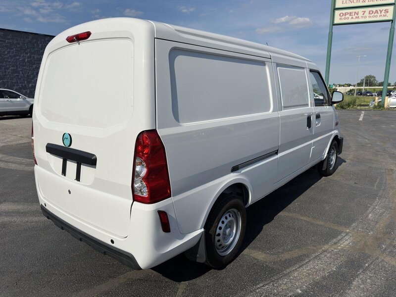 2024 Mullen ONE Van photo 2
