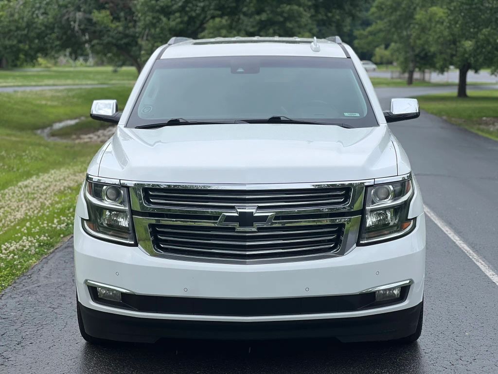 2016 Chevrolet Tahoe photo 2