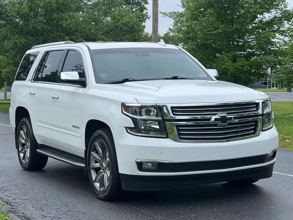 2016 Chevrolet Tahoe photo 3