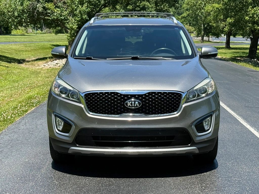 2016 Kia Sorento photo 2