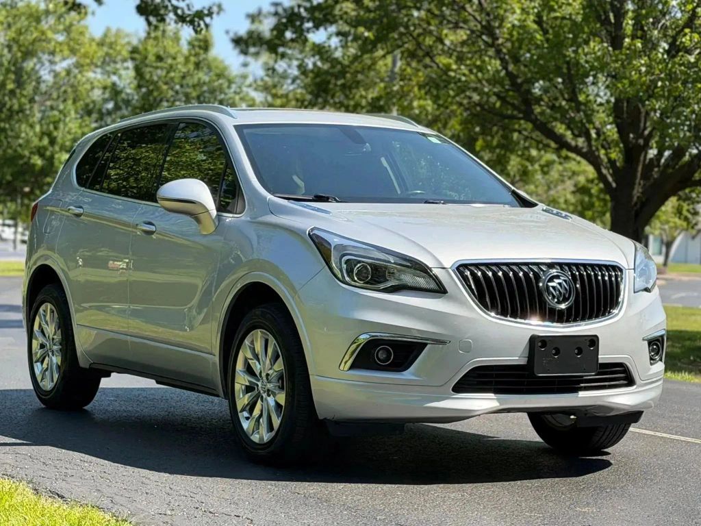 2017 Buick Envision photo 3